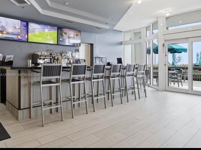 Building Photo - 16500 Collins Ave