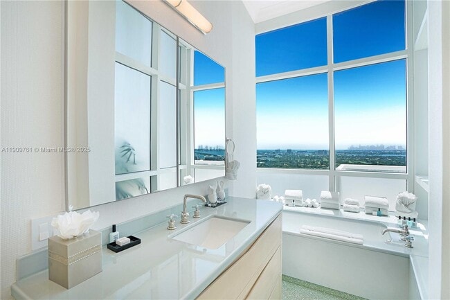 Building Photo - 4401 Collins Ave