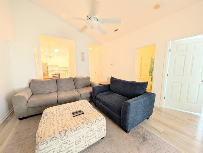 Building Photo - 9754 Leyland Dr