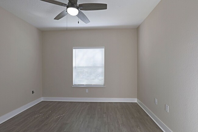 Building Photo - 11511 Villa Grand