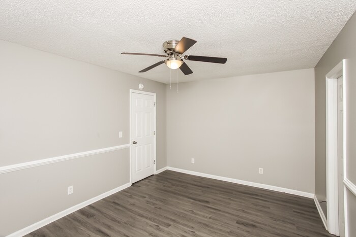 Building Photo - 1223 Lykes Ln
