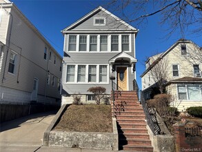 Building Photo - 6-12 College Pl