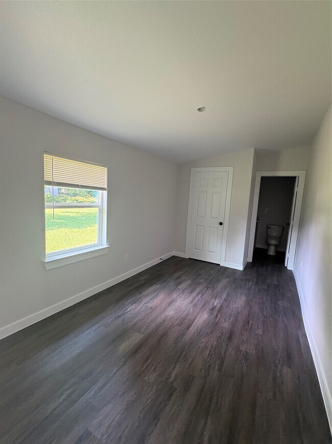 Building Photo - 55 Periwinkle Ct