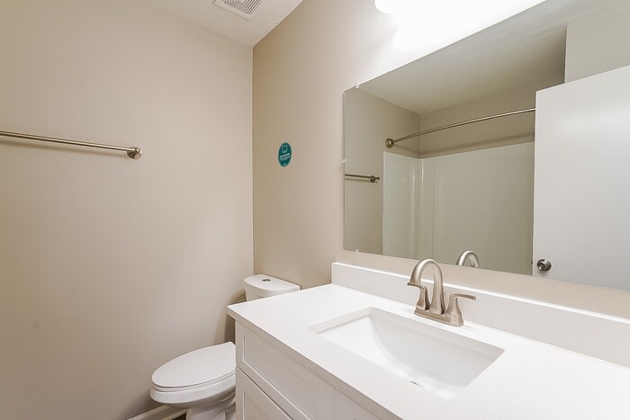 Building Photo - 1320 Lyndsey Ridge Dr