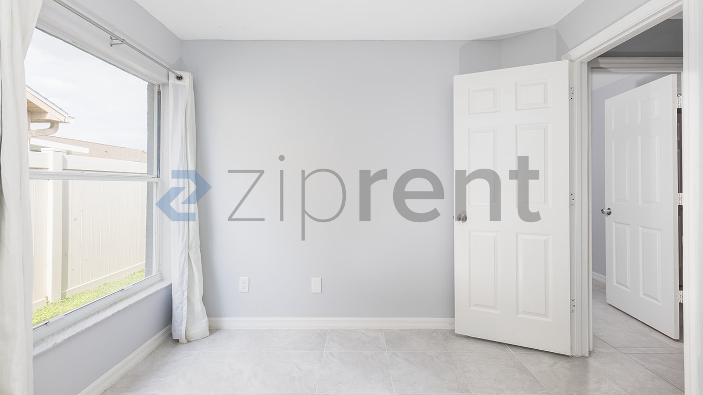 Building Photo - Unit