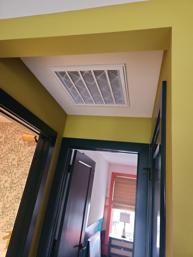 Building Photo - 1315 16th Ave S