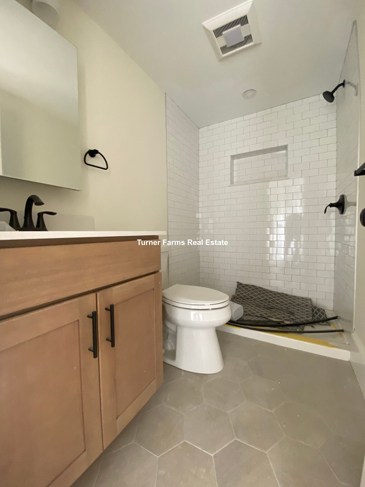 Building Photo - 261B W Newton St