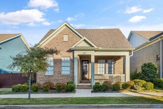 Building Photo - 107 Poydras St