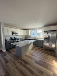 Building Photo - 240 Beattie St