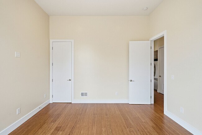 Building Photo - 1801 Divisadero St