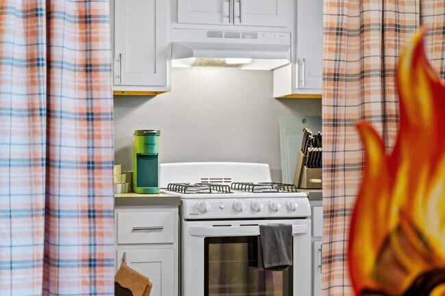 Building Photo - 3553 N Racine Ave