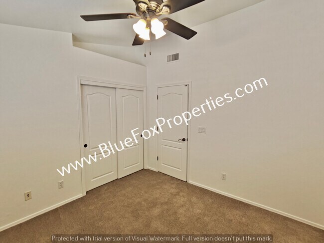 Building Photo - 10429 E Oakbrook St