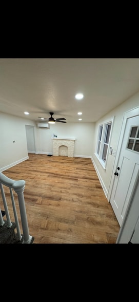 Building Photo - 120 Arion St