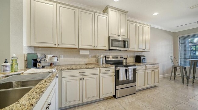 Building Photo - 13604 Messina Loop