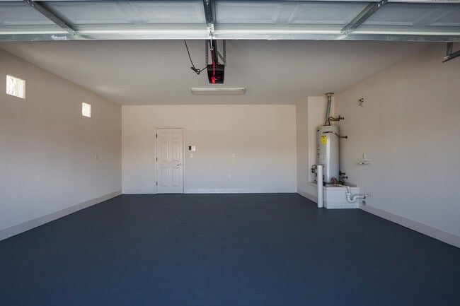 Building Photo - Beautiful Light and Bright Home located of...