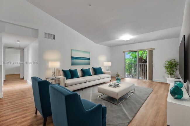 Building Photo - 9905 Westwood Dr