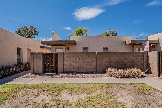 Building Photo - REMODELED! One Bedroom/One Bath in Historic Downtown Mesa