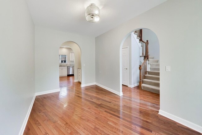 Building Photo - 417 Ashbury Dr