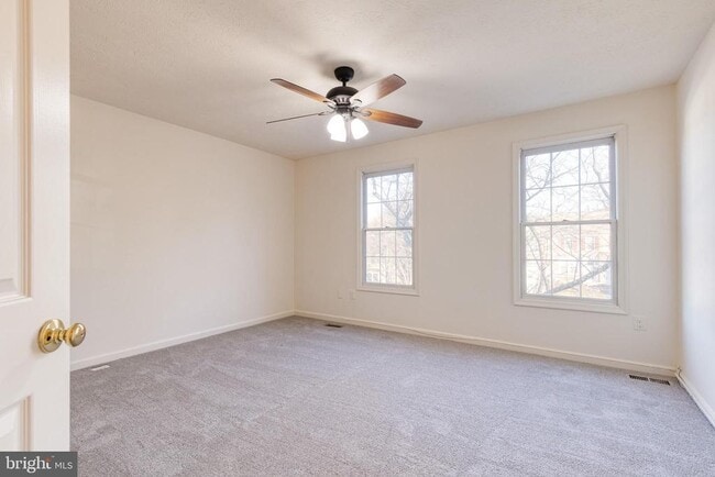 Building Photo - 5 Weyanoke Ct