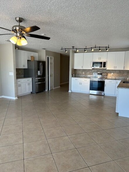 Building Photo - 15181 Sugargrove Way