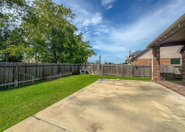 Building Photo - 4714 Western Brook Dr