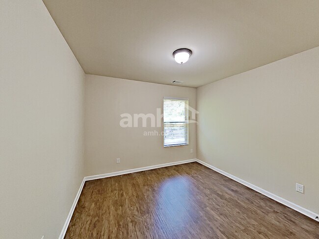 Building Photo - 3061 Avondale Blvd SE