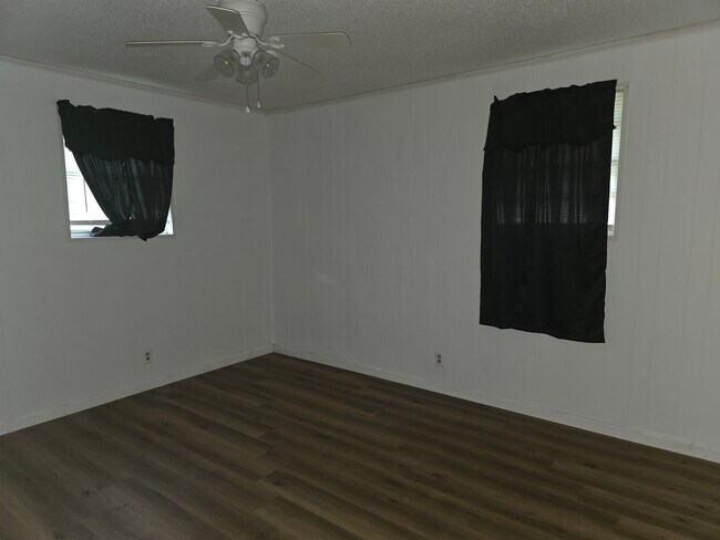 Building Photo - ROWESVILLE