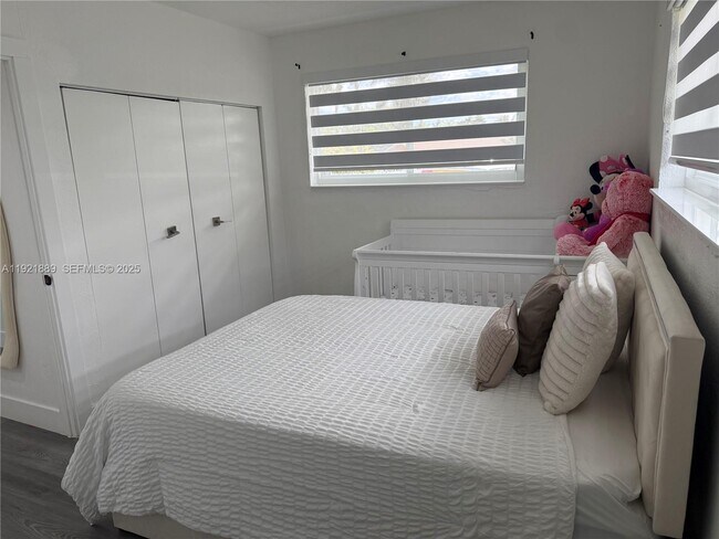 Building Photo - 27000 SW 145th Ave