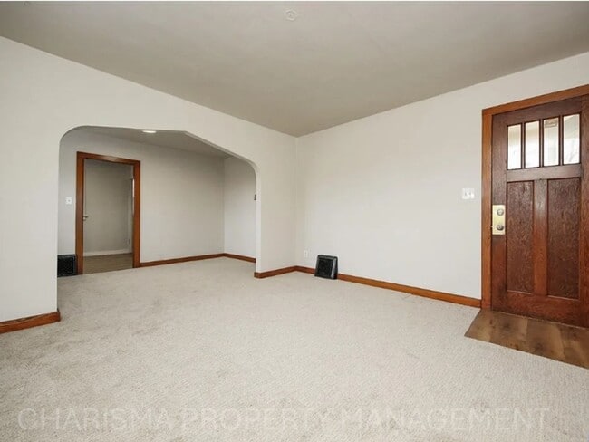 Building Photo - Charming 3 BD Home Across from Emerson Park – Move-In Ready!