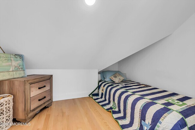 Building Photo - 118 Beacon Blvd