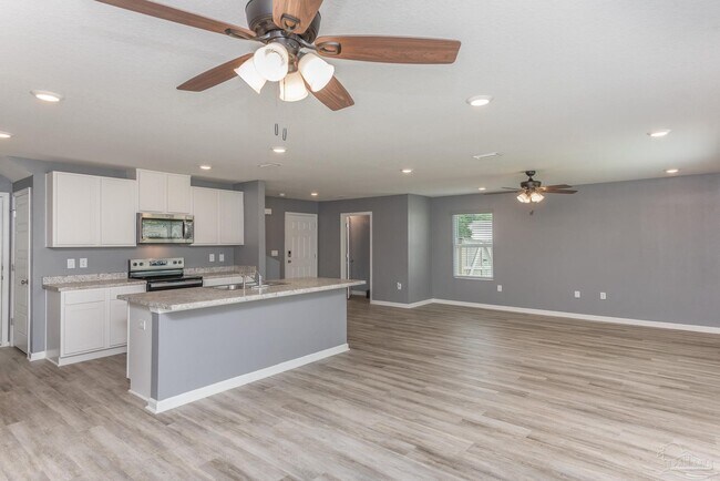Building Photo - 5720 Blackhorse Cir