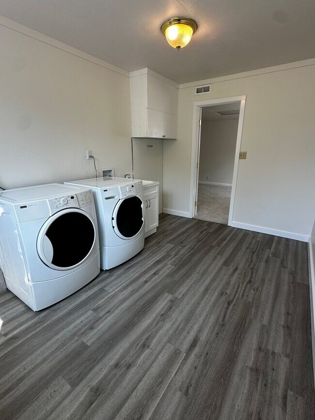 Building Photo - 3Bd/1.5Ba Renton House