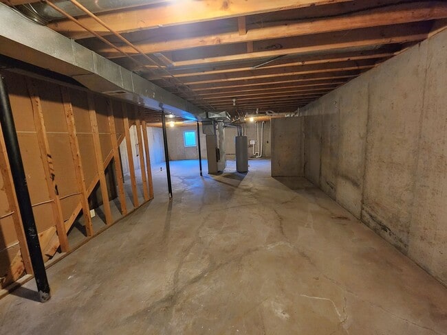 Building Photo - 3402 SE Golden Ave