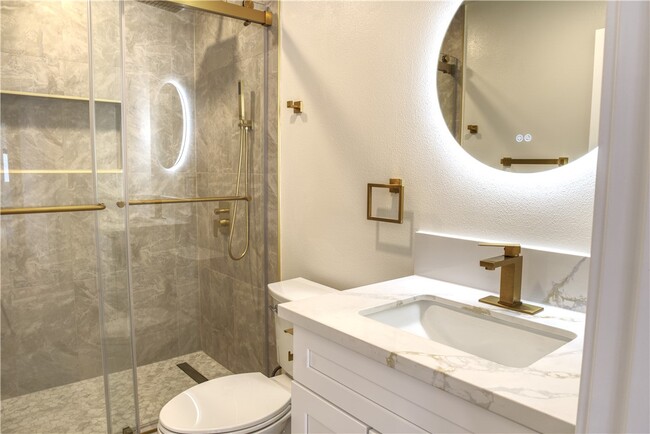 Building Photo - 1310 Elm Ave