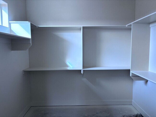 Building Photo - Brand New Ivory Home close to Sand Hollow