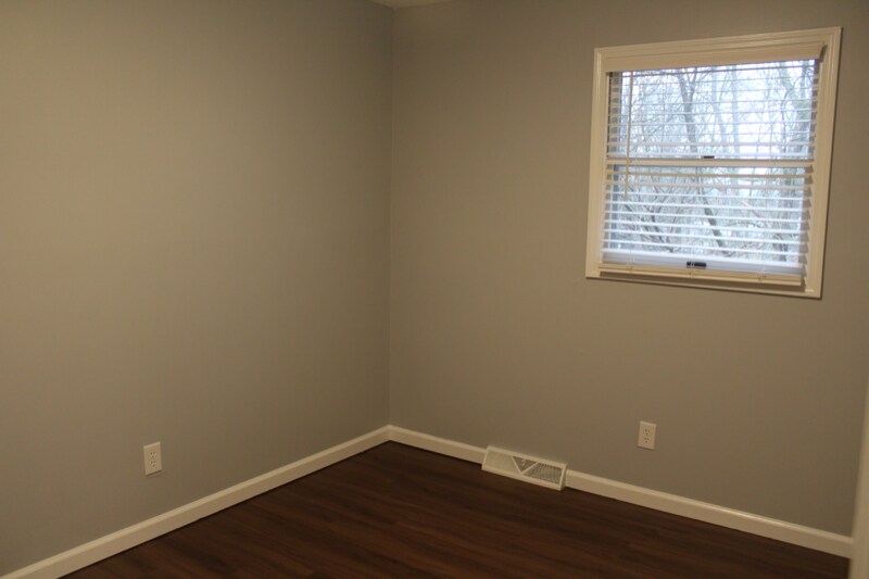 Building Photo - 703 Fall St