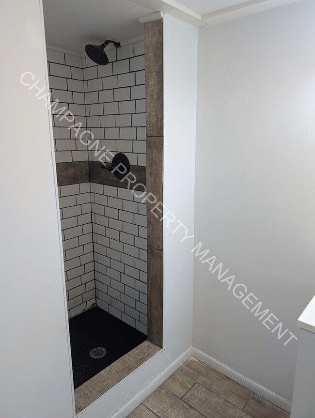 Building Photo - Unique single family home with second unit in finished basement