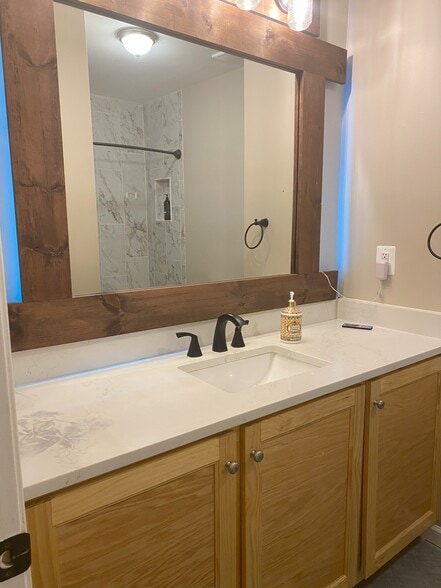 Building Photo - 46628 Drysdale Ter