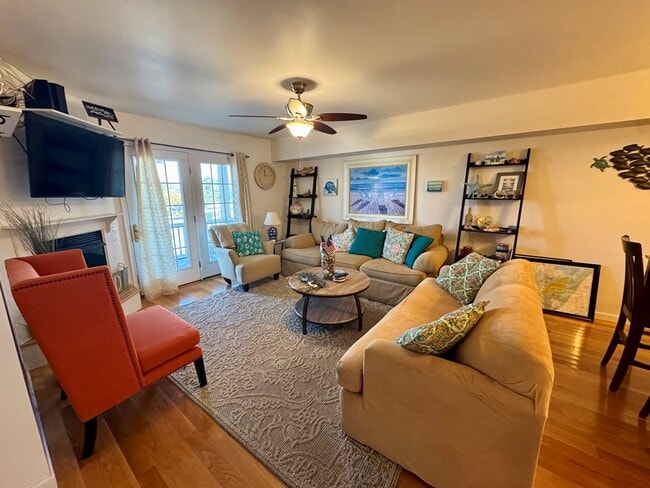 Building Photo - 6386 Waters Edge Dr