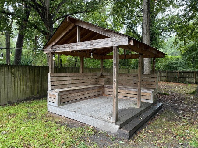 Building Photo - 3608 Wright Rd