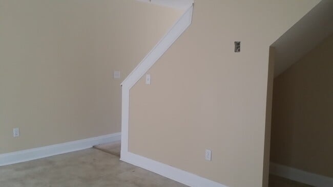 Building Photo - Cute Townhouse in Conyers!