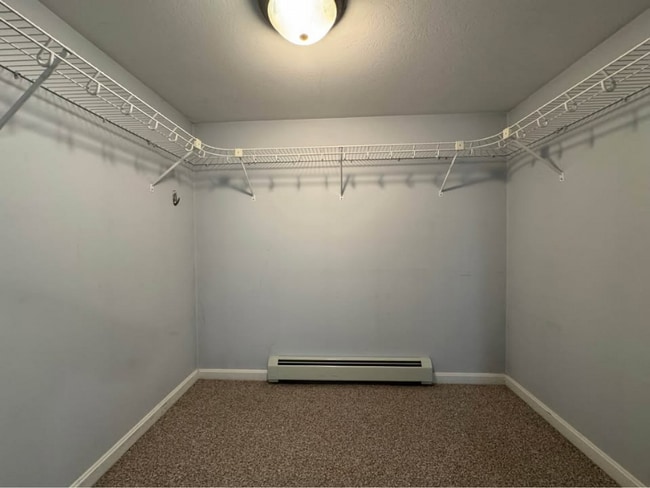 Building Photo - 725 Roosevelt Trail