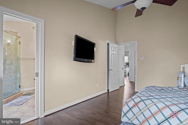Building Photo - 43535 Postrail Square