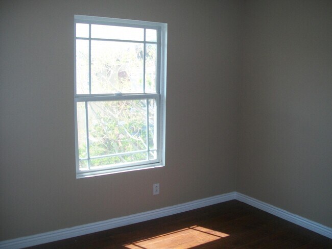 Building Photo - 38227 Lone Tree Ct