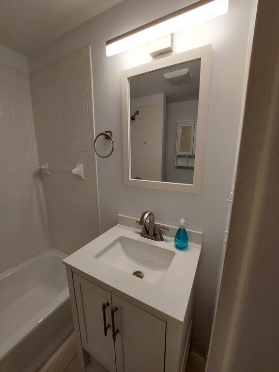 Building Photo - 26 Eden St