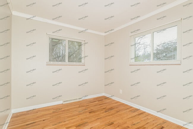 Building Photo - 1835 Shirlene Dr