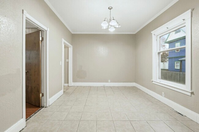 Building Photo - 1610 Court St