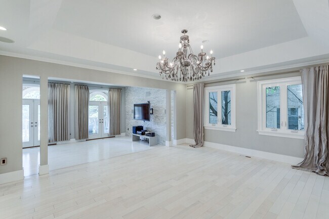 Building Photo - 4611 Charleston Terrace NW