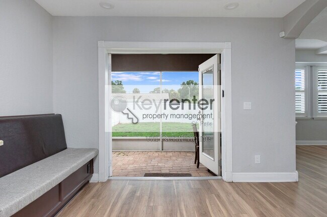 Building Photo - 3814 W El Prado Blvd