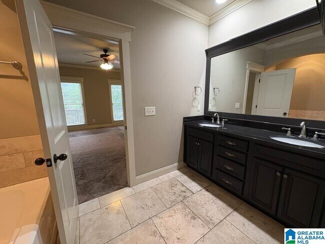 Building Photo - 305 Heritage Dr